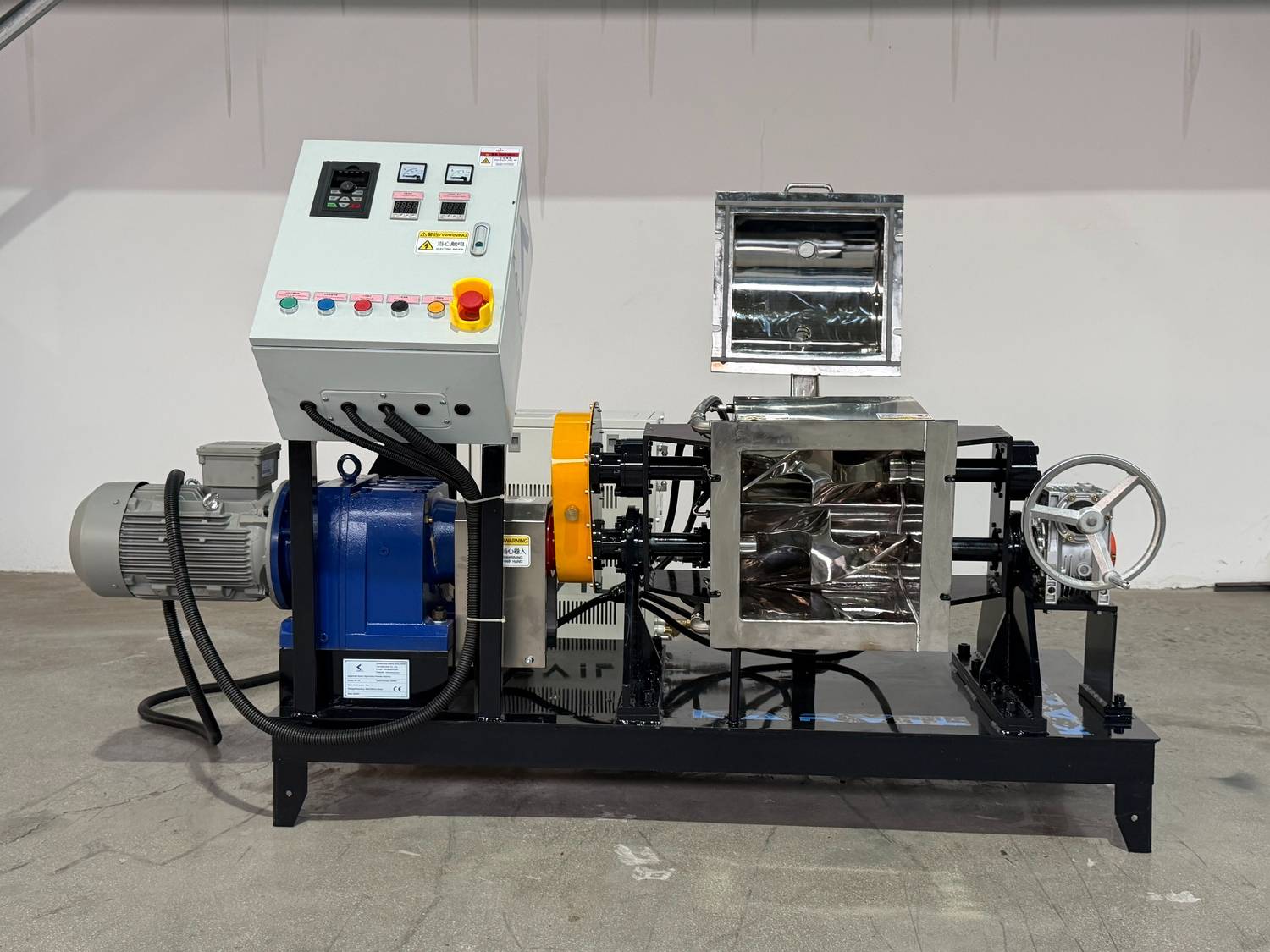 Échelle de laboratoire-inclinaison-Sigma-pétrin-mélangeur (3)