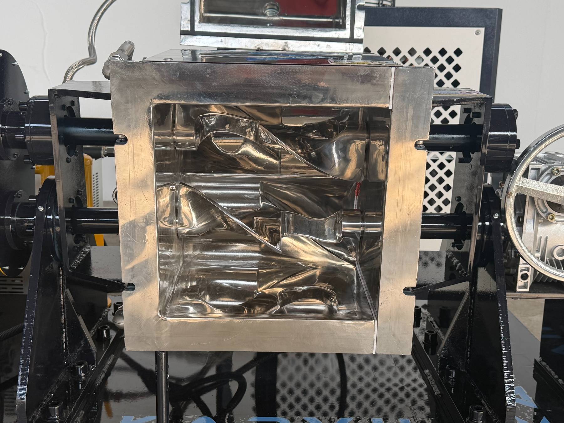 Laboratoire-Aspirateur-Sigma-Pétrin (2)